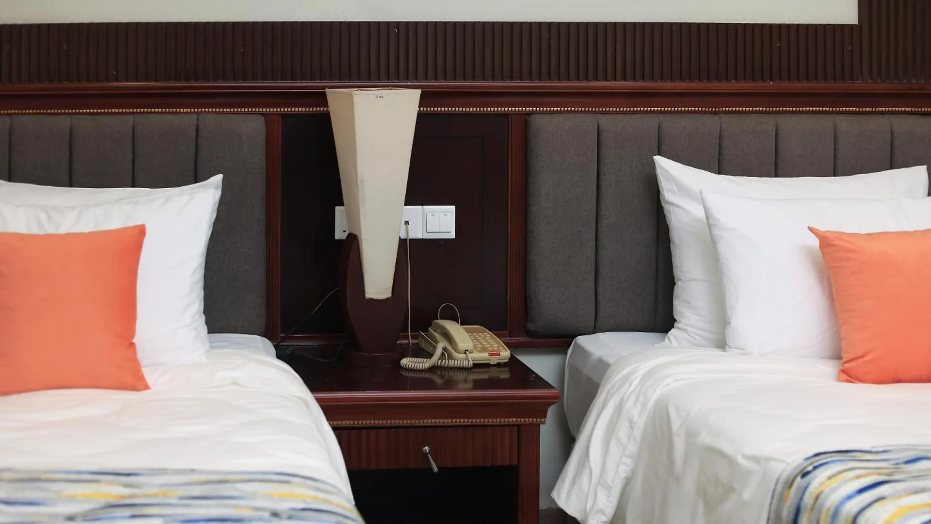 Royal Suites Kampala 4*,